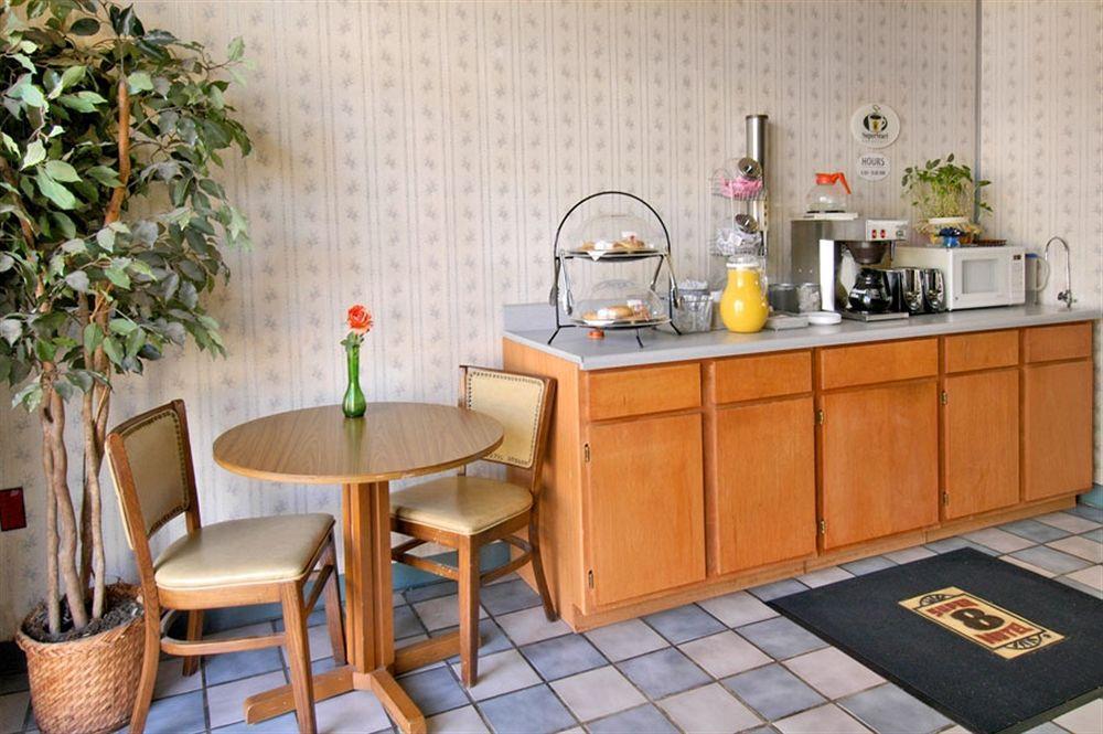 Peoria Inn Tulsa Buitenkant foto