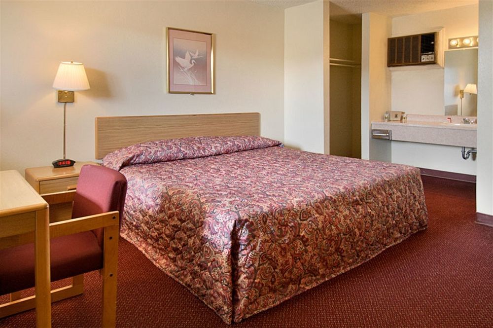 Peoria Inn Tulsa Buitenkant foto